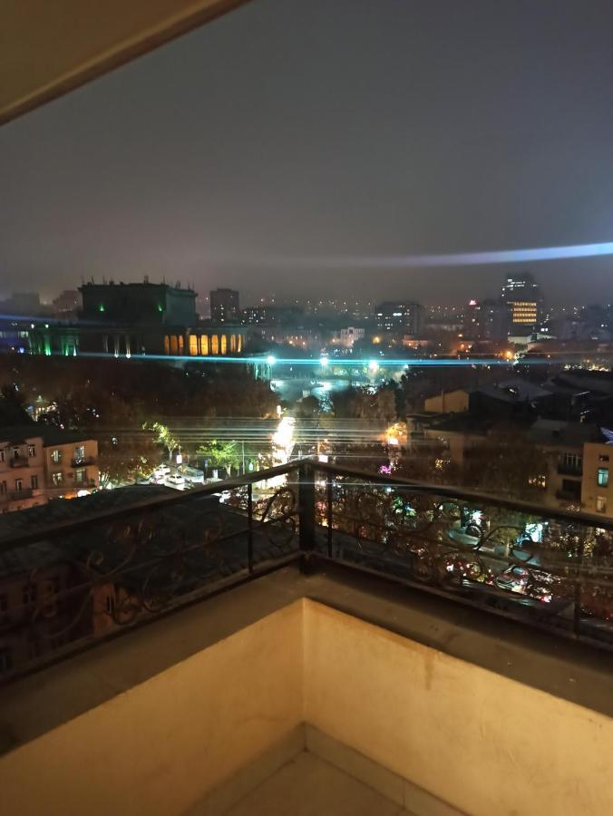 Красивая, Просторная Квартира В Самом Центре Еревана, Рядом С Оперным Театром. Γιερεβάν Εξωτερικό φωτογραφία